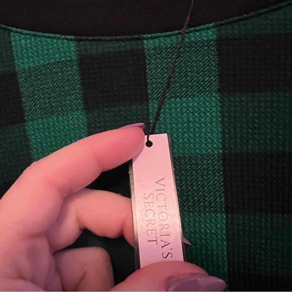 Victoria’s Secret Green and Black Plaid Pattern Nightgown Shirt Thermal NWT - Picture 9 of 9